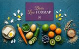 Dieta Low FODMAP: Alimentos Permitidos e Proibidos em Tratamentos Flat lay de alimentos variados para dieta Low FODMAP e menu roxo num fundo azul texturizado.